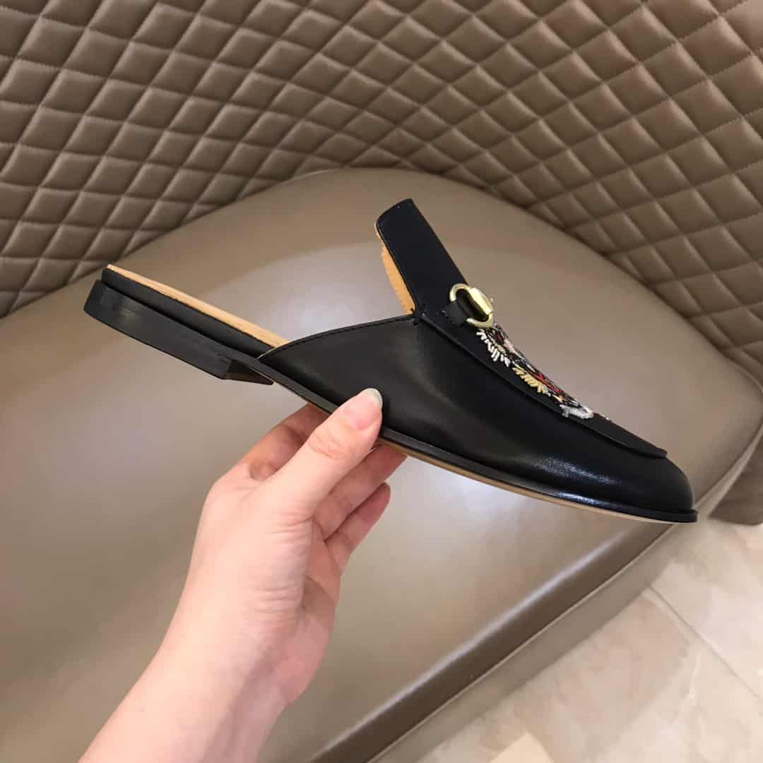 GUCCI SLIPPER WITH TIGER - GC66
