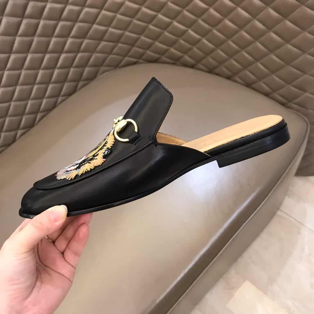 GUCCI SLIPPER WITH TIGER - GC66