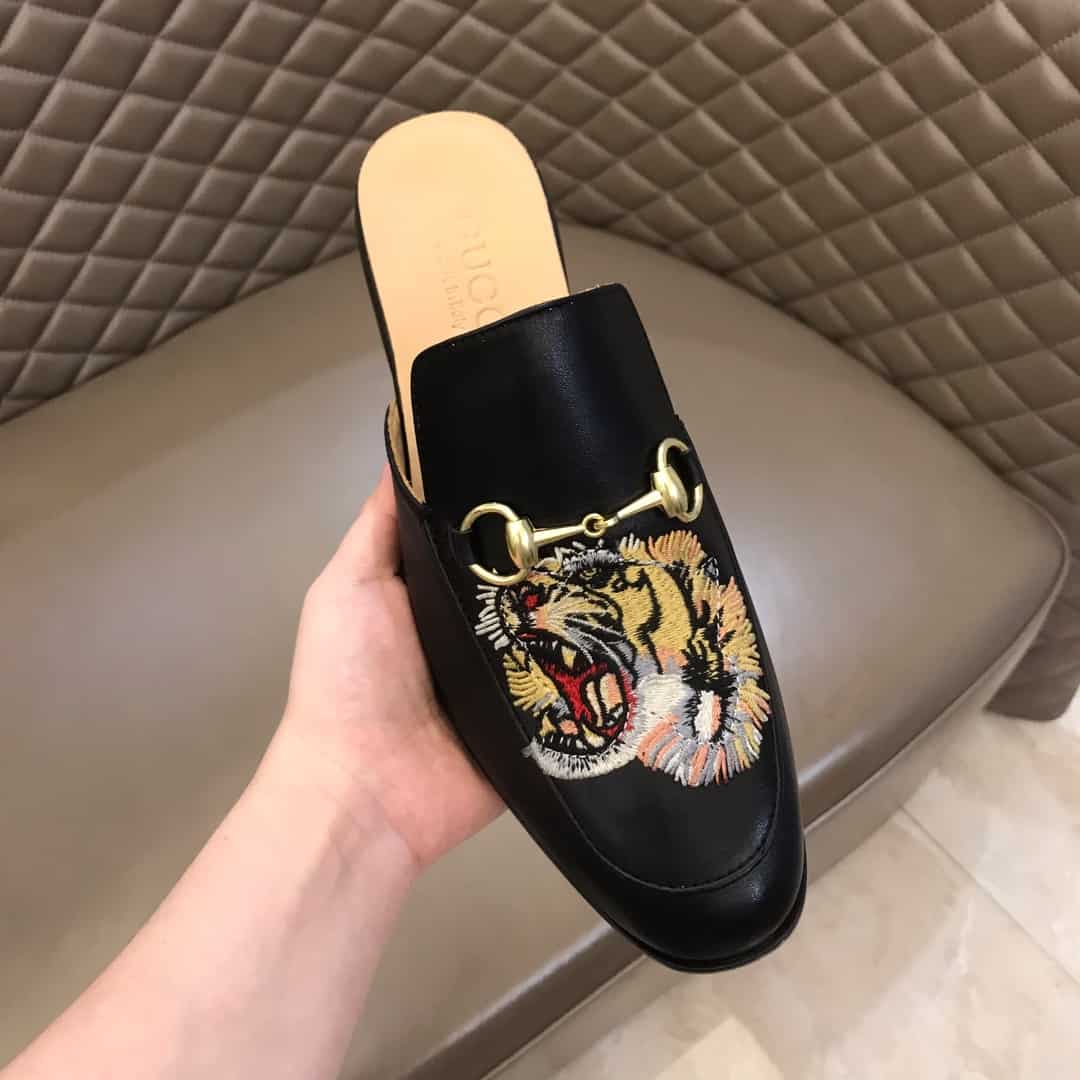 GUCCI SLIPPER WITH TIGER - GC66