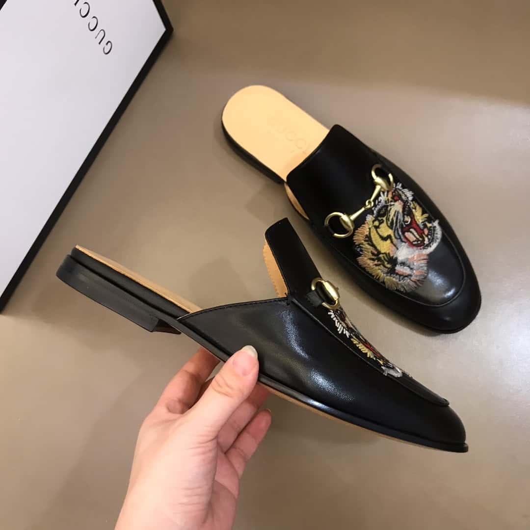 GUCCI SLIPPER WITH TIGER - GC66