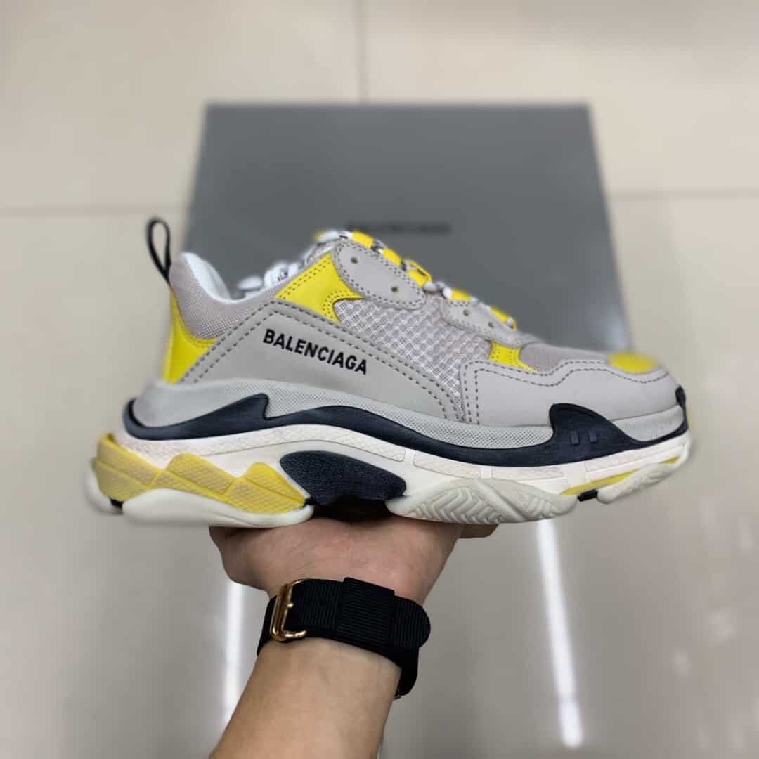 BALENCIAGA TRIPLE S TRAINERS - BB22