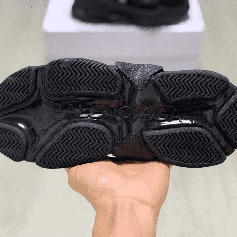 BALENCIAGA TRIPLE S TRAINERS - BB26