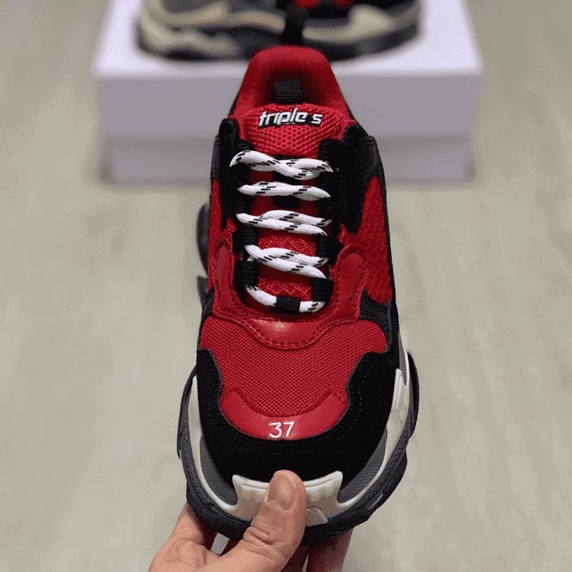 BALENCIAGA TRIPLE S TRAINERS - BB31