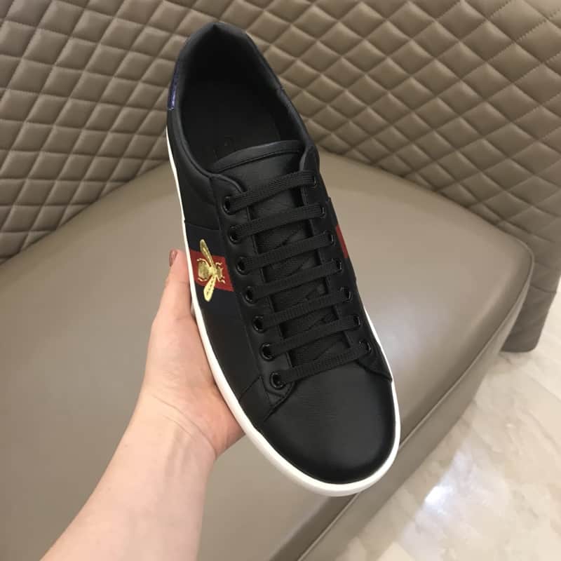 GUCCI ACE EMBROIDERED BEE SNEAKER - GC37