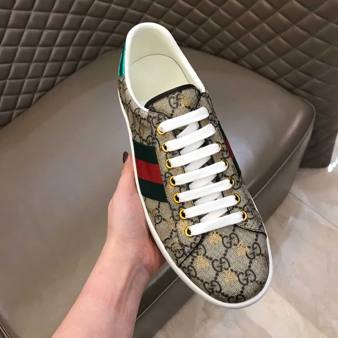 GUCCI ACE GG SUPREME SNEAKER WITH BEES - GC32