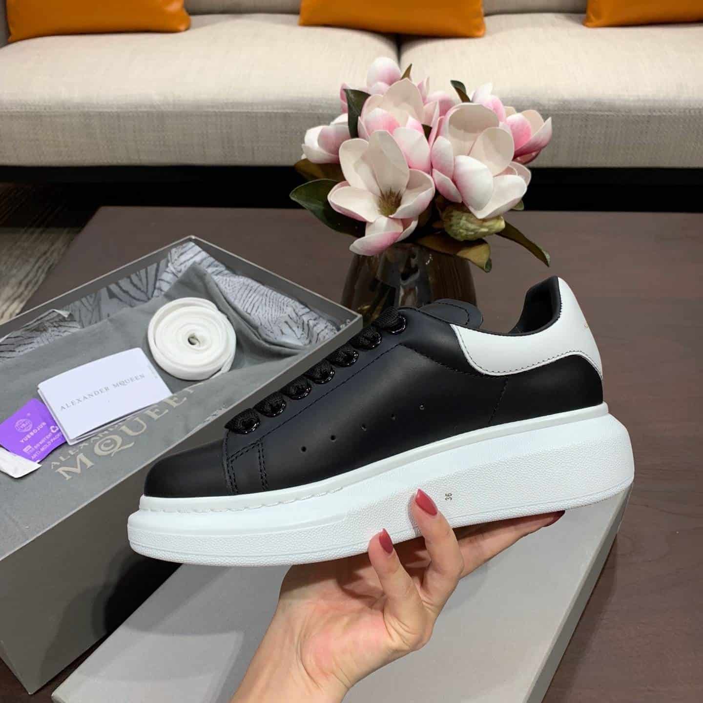 ALEXANDER MCQUEEN SNEAKER- AM11