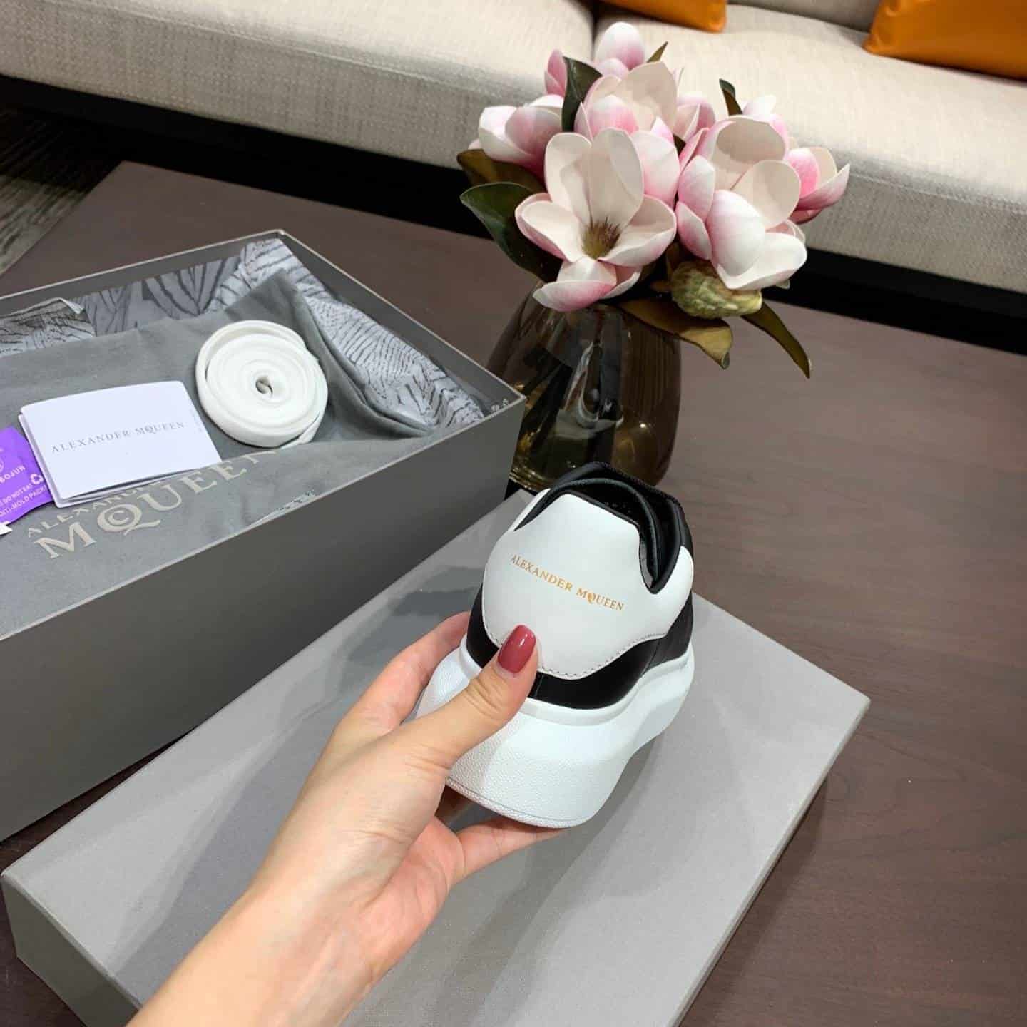 ALEXANDER MCQUEEN SNEAKER- AM11