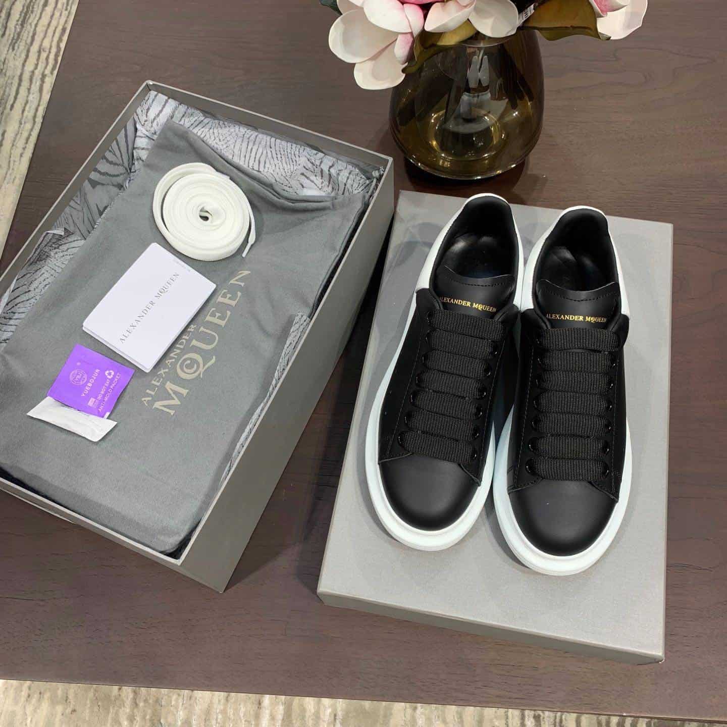 ALEXANDER MCQUEEN SNEAKER- AM11