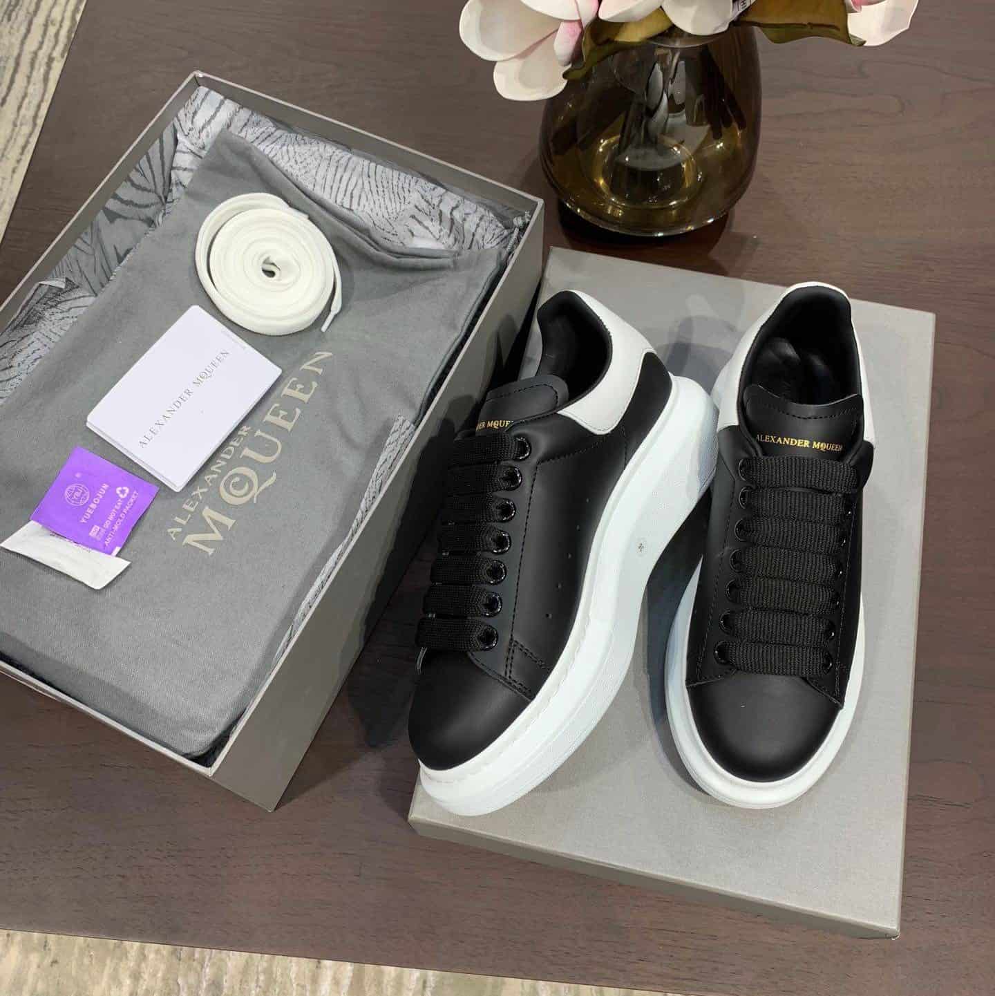 ALEXANDER MCQUEEN SNEAKER- AM11