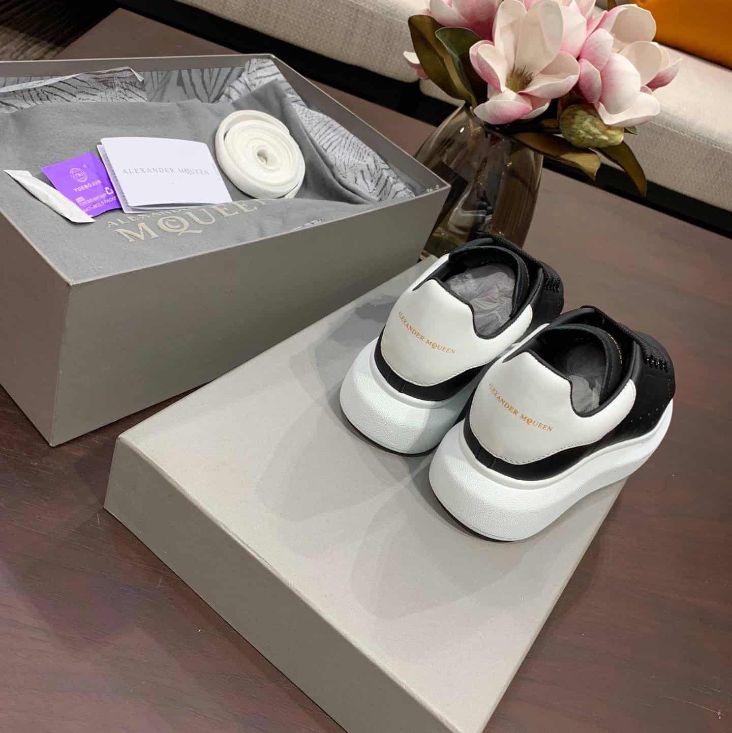 ALEXANDER MCQUEEN SNEAKER- AM11