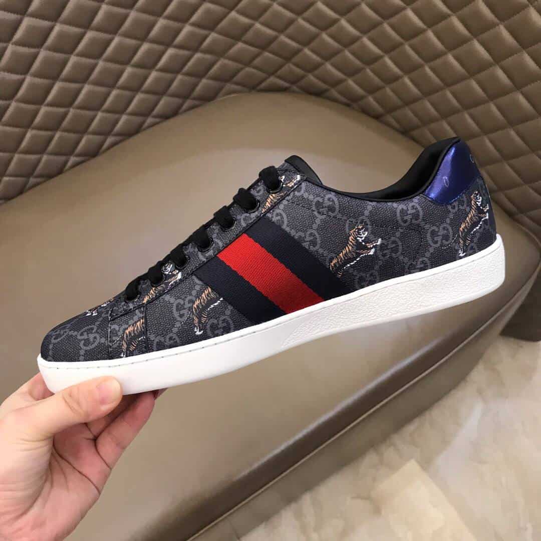 GUCCI MEN'S ACE GG SUPREME TIGERS SNEAKER - GC9
