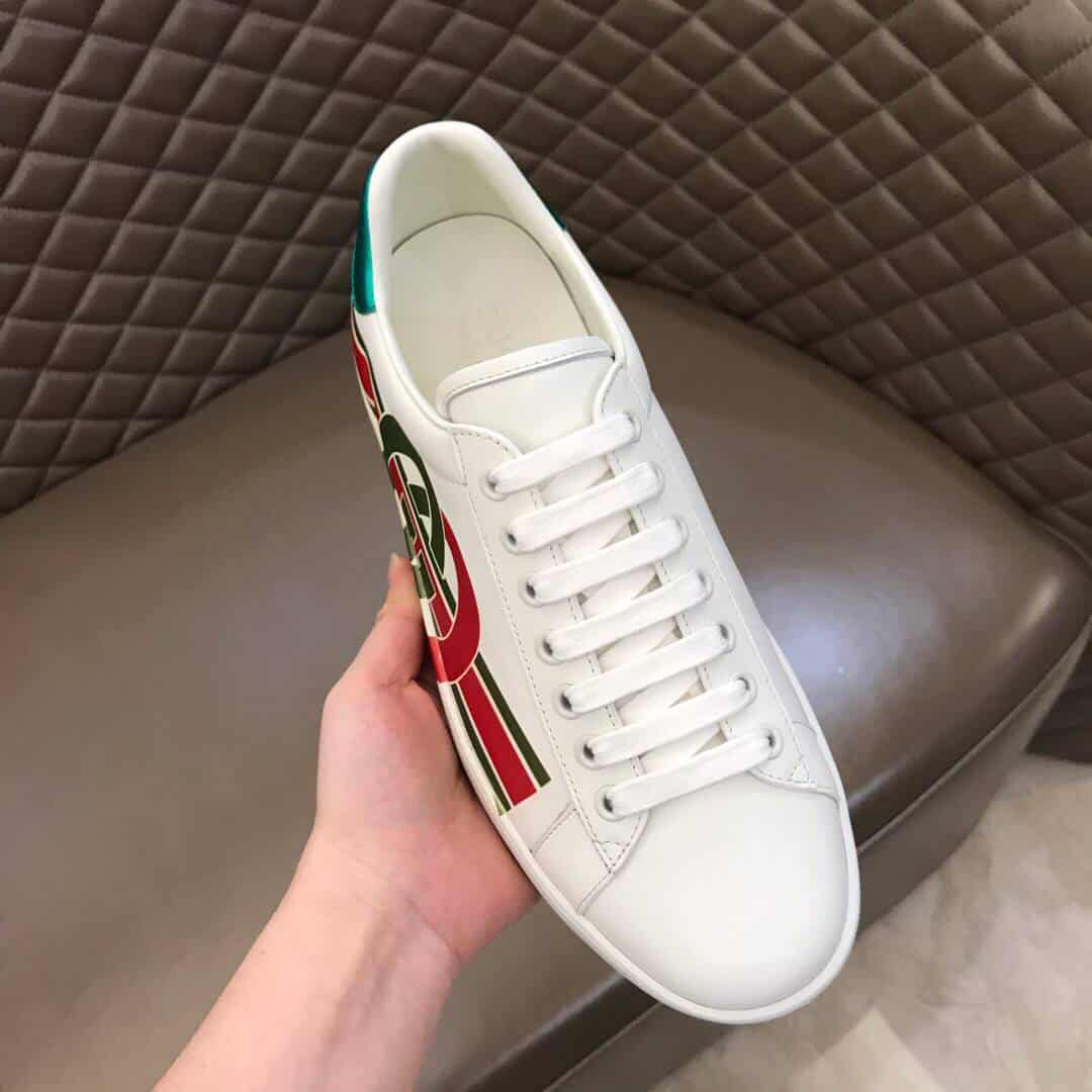 GUCCI MEN'S ACE SNEAKER WITH INTERLOCKING G - GC8