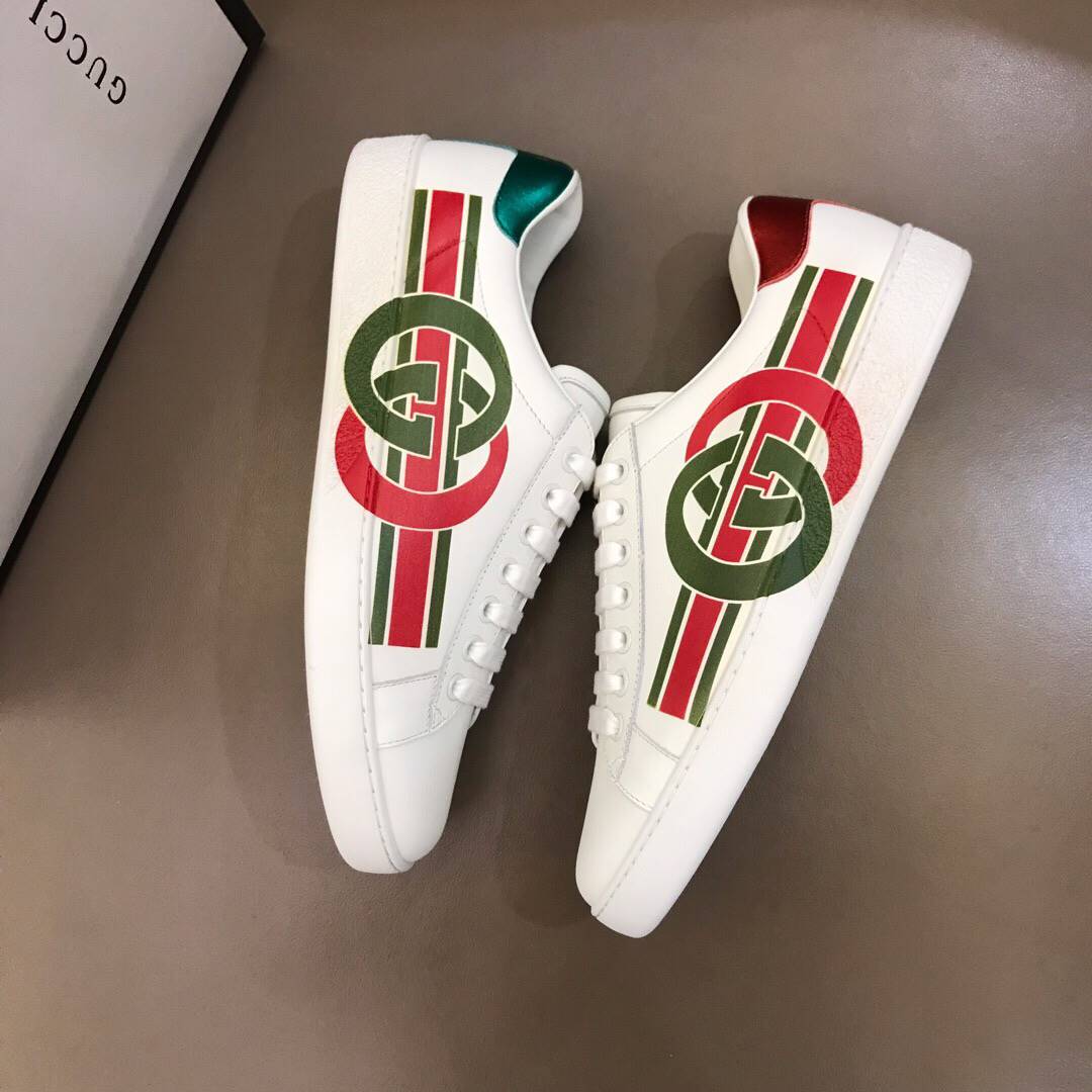 GUCCI MEN'S ACE SNEAKER WITH INTERLOCKING G - GC8
