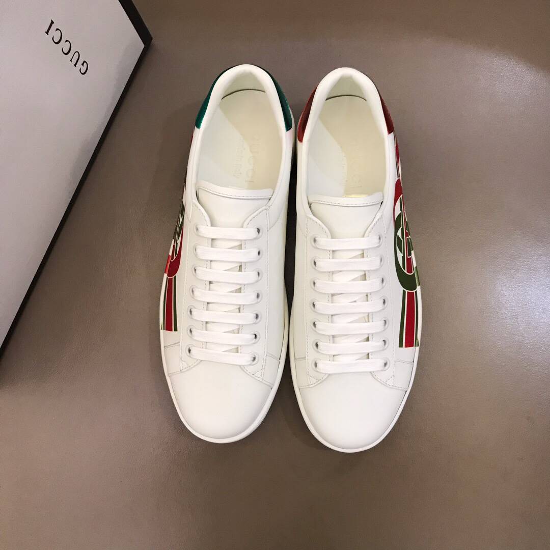 GUCCI MEN'S ACE SNEAKER WITH INTERLOCKING G - GC8