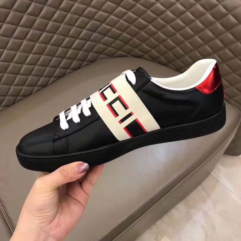 GUCCI STRIPE LEATHER SNEAKER - GC4