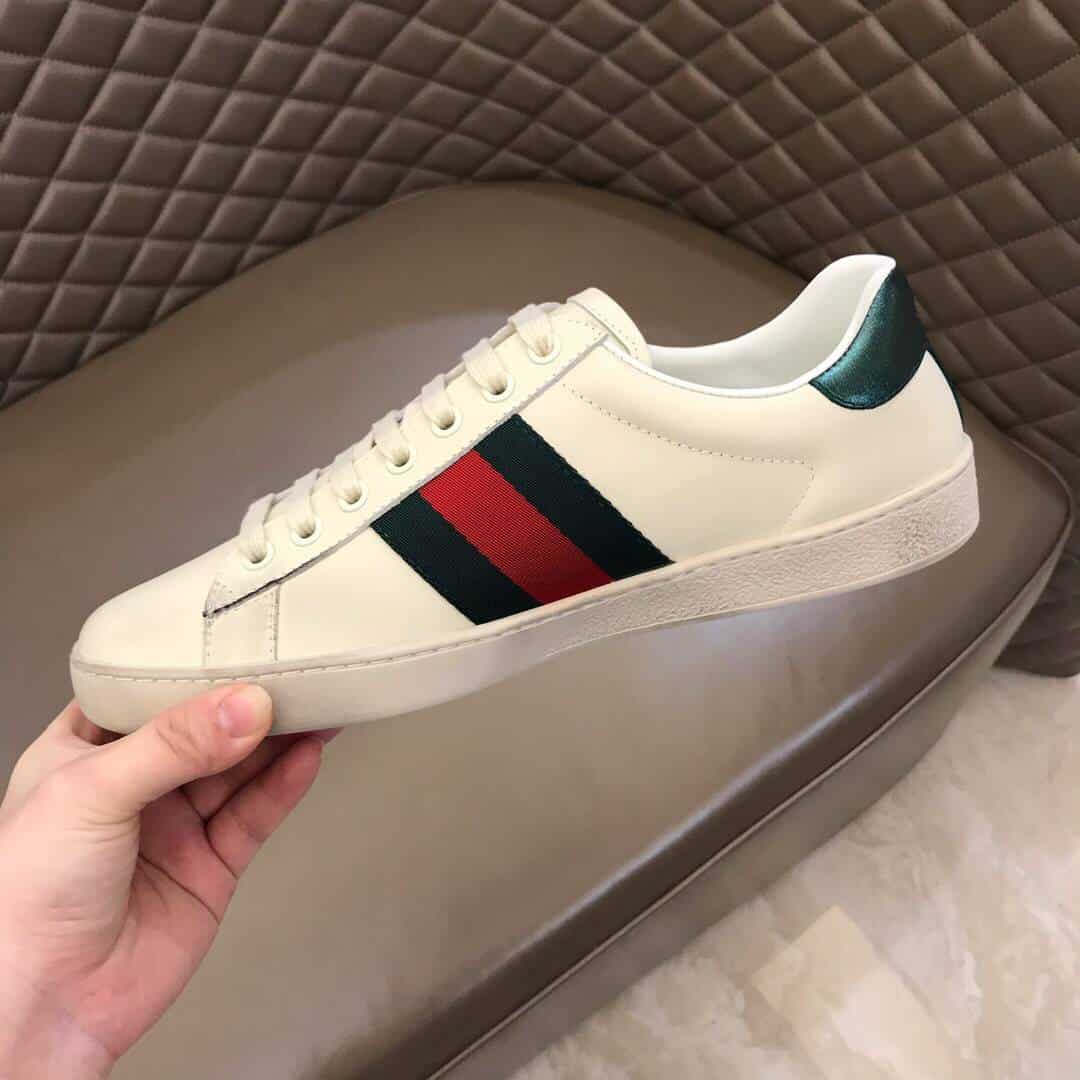 GUCCI ACE EMBROIDERED BEE SNEAKER