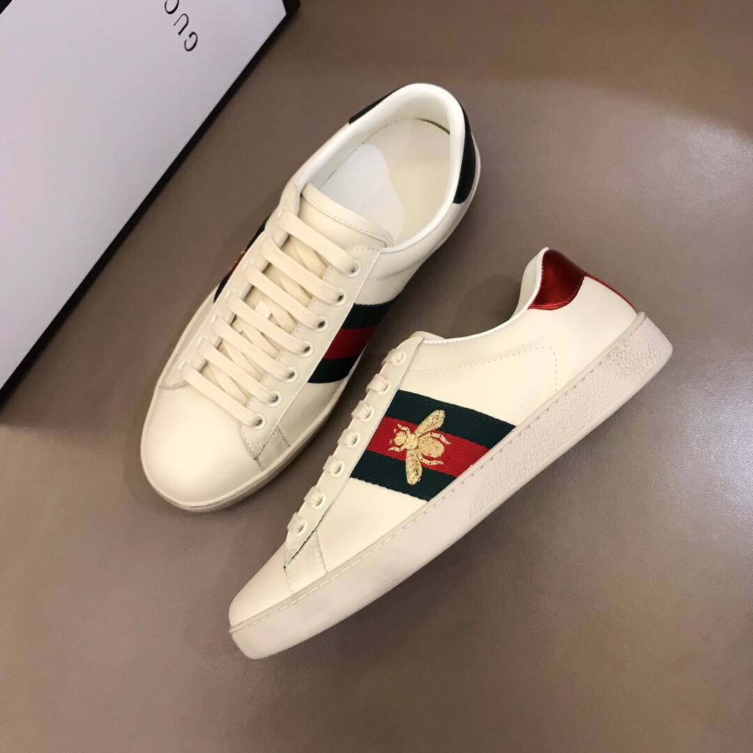 GUCCI ACE EMBROIDERED BEE SNEAKER
