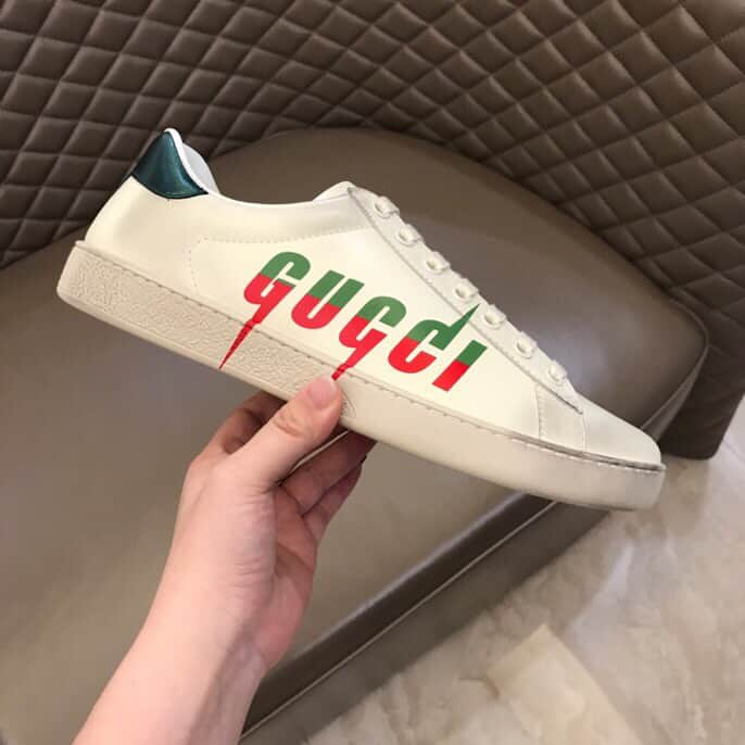 GUCCI MEN'S ACE SNEAKER WITH GUCCI BLADE - GC2