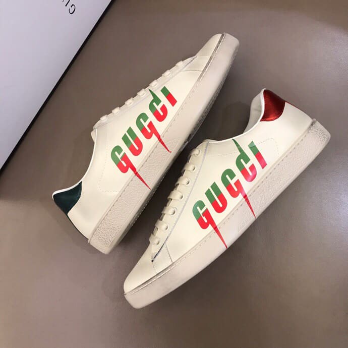 GUCCI MEN'S ACE SNEAKER WITH GUCCI BLADE - GC2