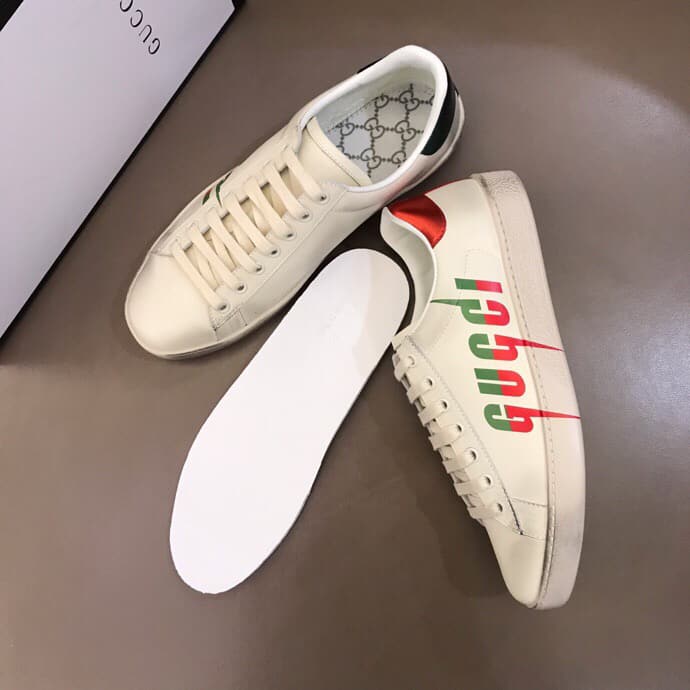 GUCCI MEN'S ACE SNEAKER WITH GUCCI BLADE - GC2