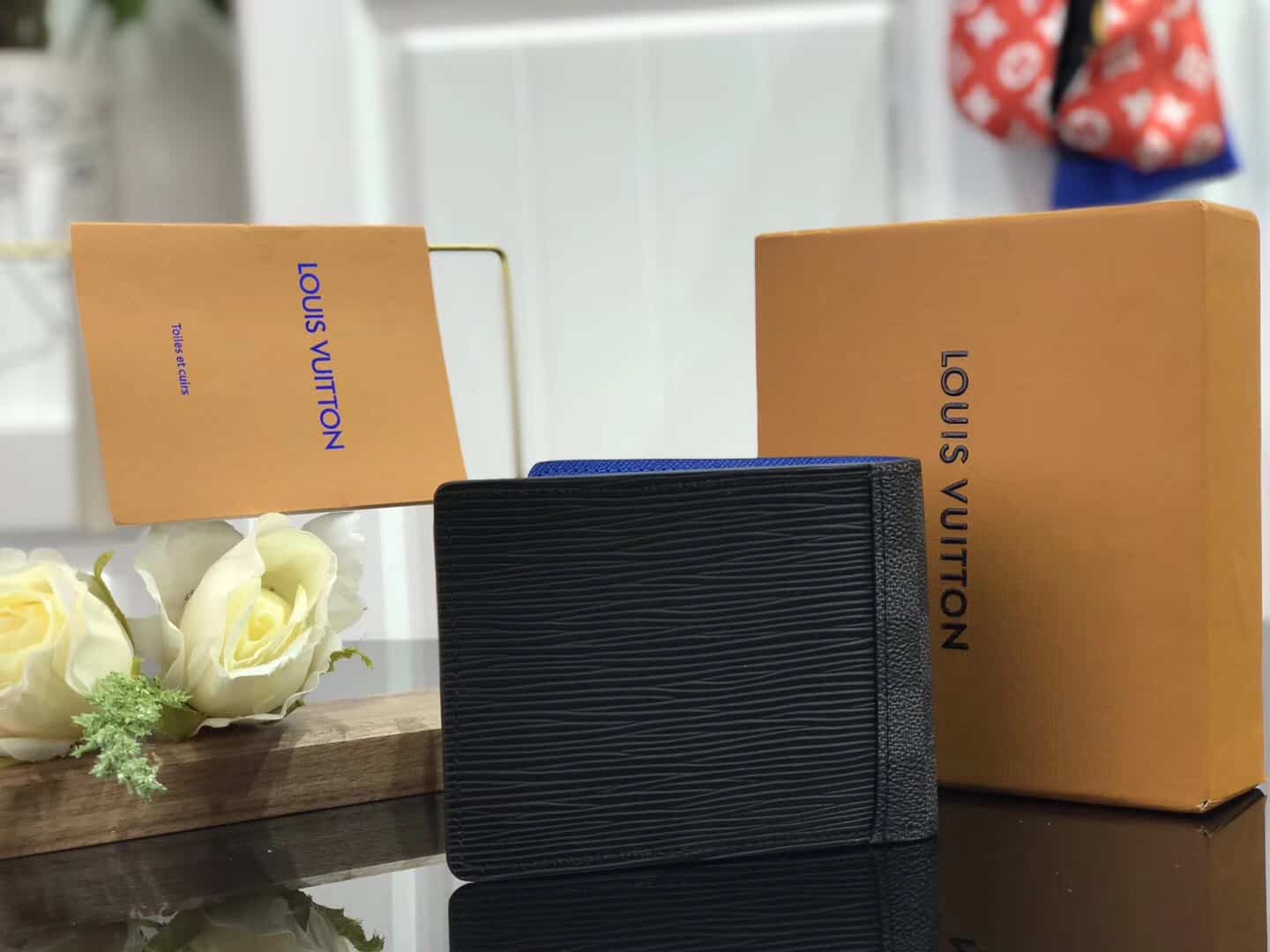 LV MULTIPLE WALLET - M67896