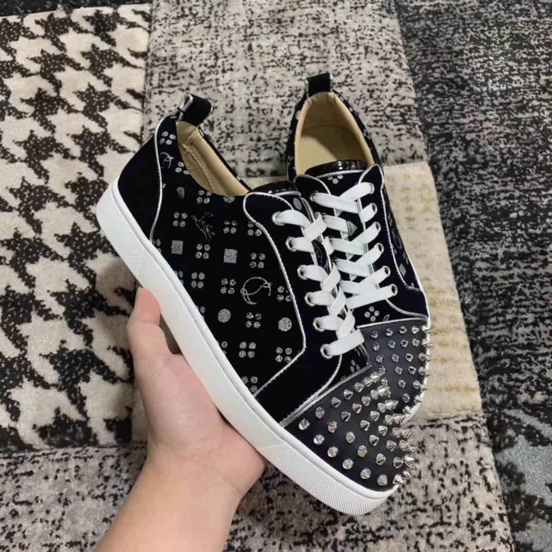 CHRISTIAN LOUBOUTIN LOW TOP SNEAKER - CL74