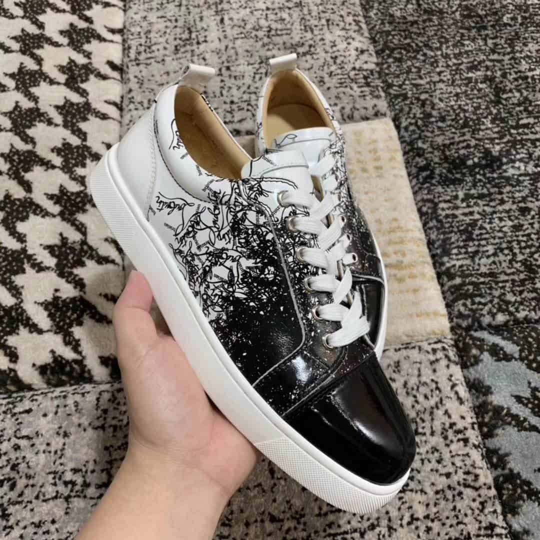 CHRISTIAN LOUBOUTIN LOW TOP SNEAKER - CL17