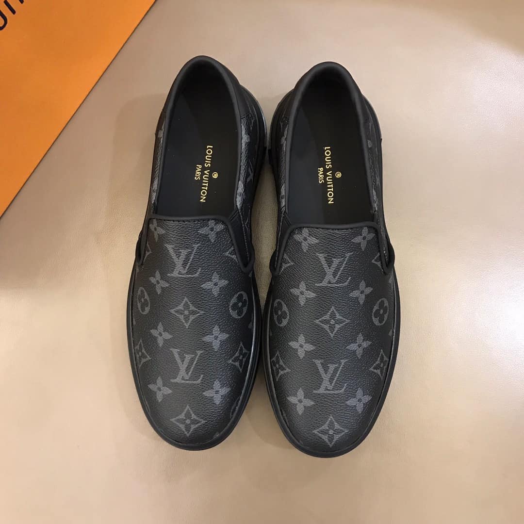 LOUIS VUITTON LOW TOP SNEAKER - LV41