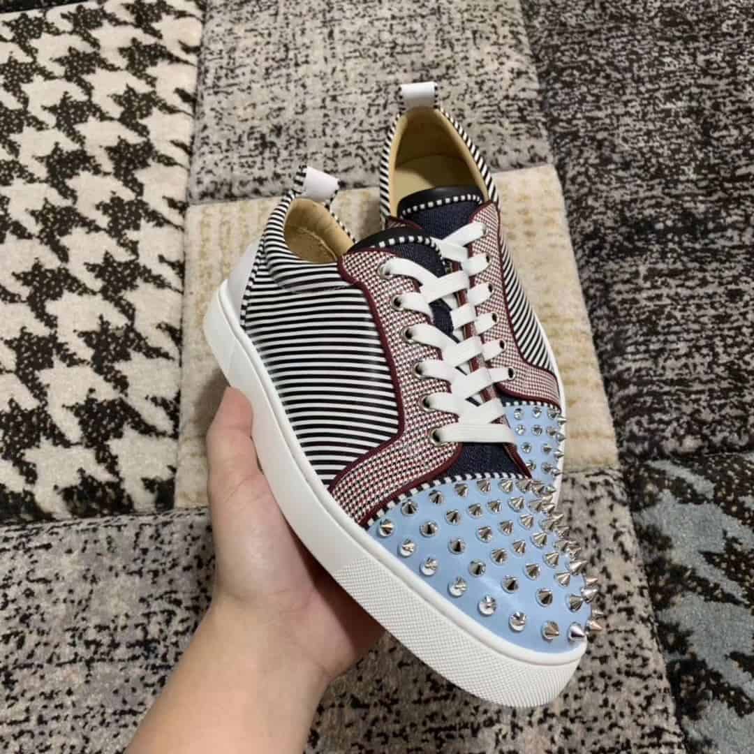 CHRISTIAN LOUBOUTIN LOW TOP SNEAKER - CL1