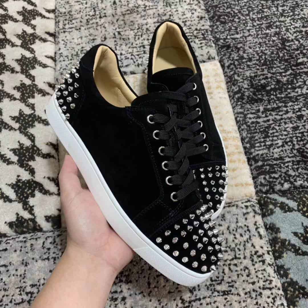 CHRISTIAN LOUBOUTIN LOW TOP SNEAKER - CL3