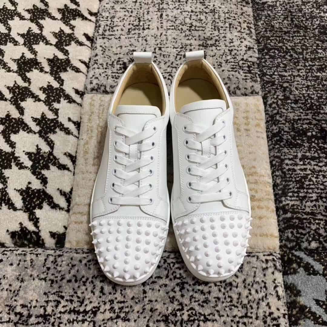 CHRISTIAN LOUBOUTIN LOW TOP SNEAKER