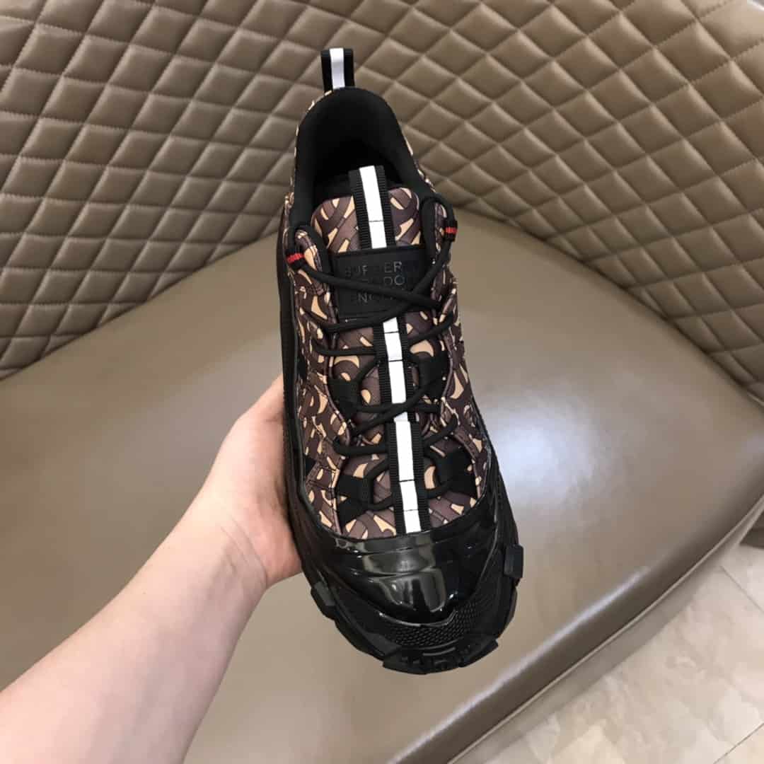 BURBERRY MONOGRAM PRINT ARTHUR SNEAKERS