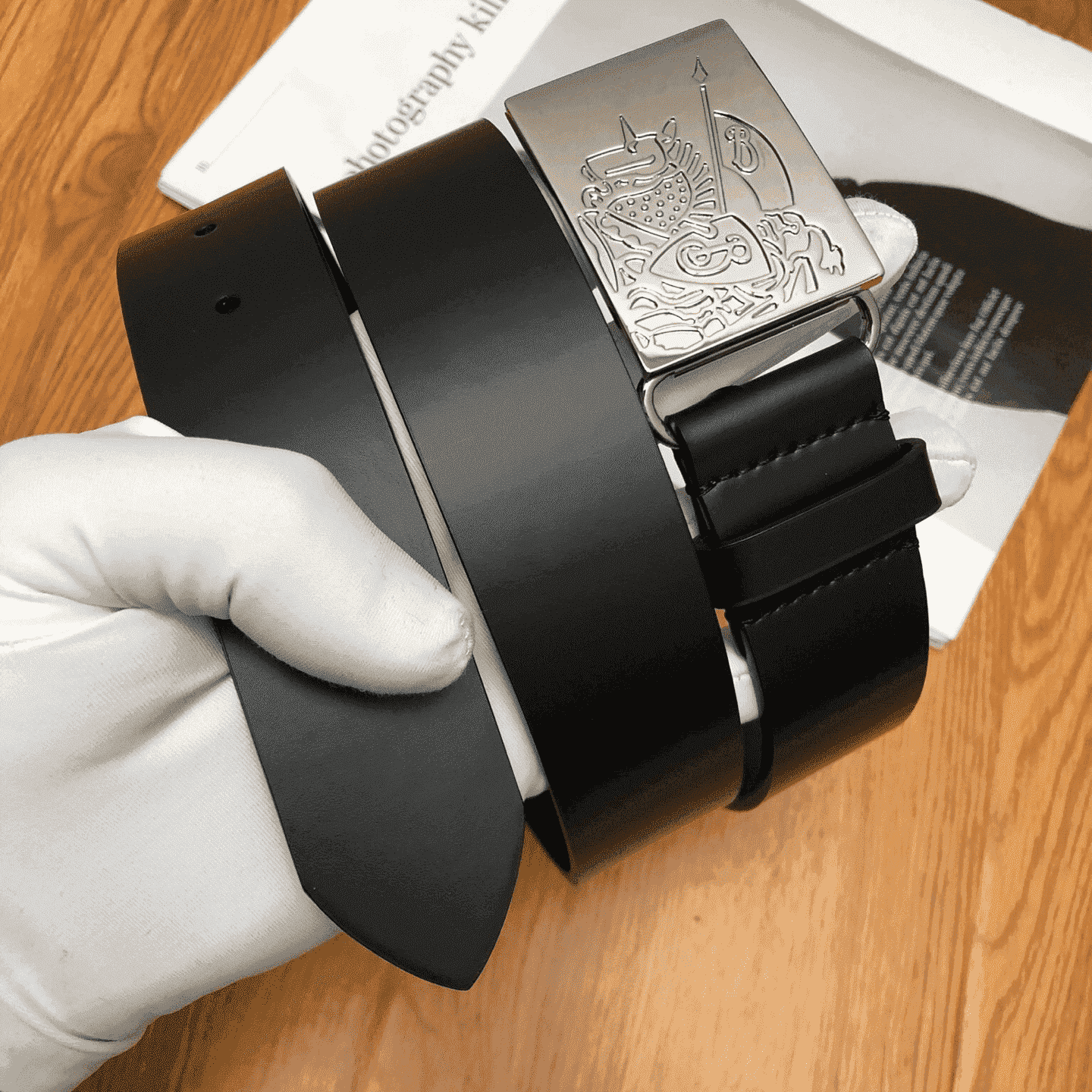 BURBERRY BLACK MEN'S LUKE LEATHER BELT - B24