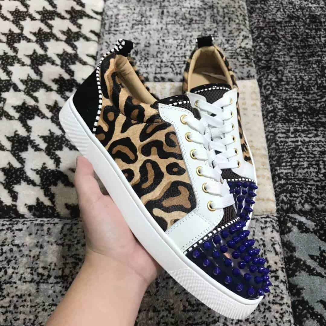 CHRISTIAN LOUBOUTIN LOW TOP SNEAKER - CL26