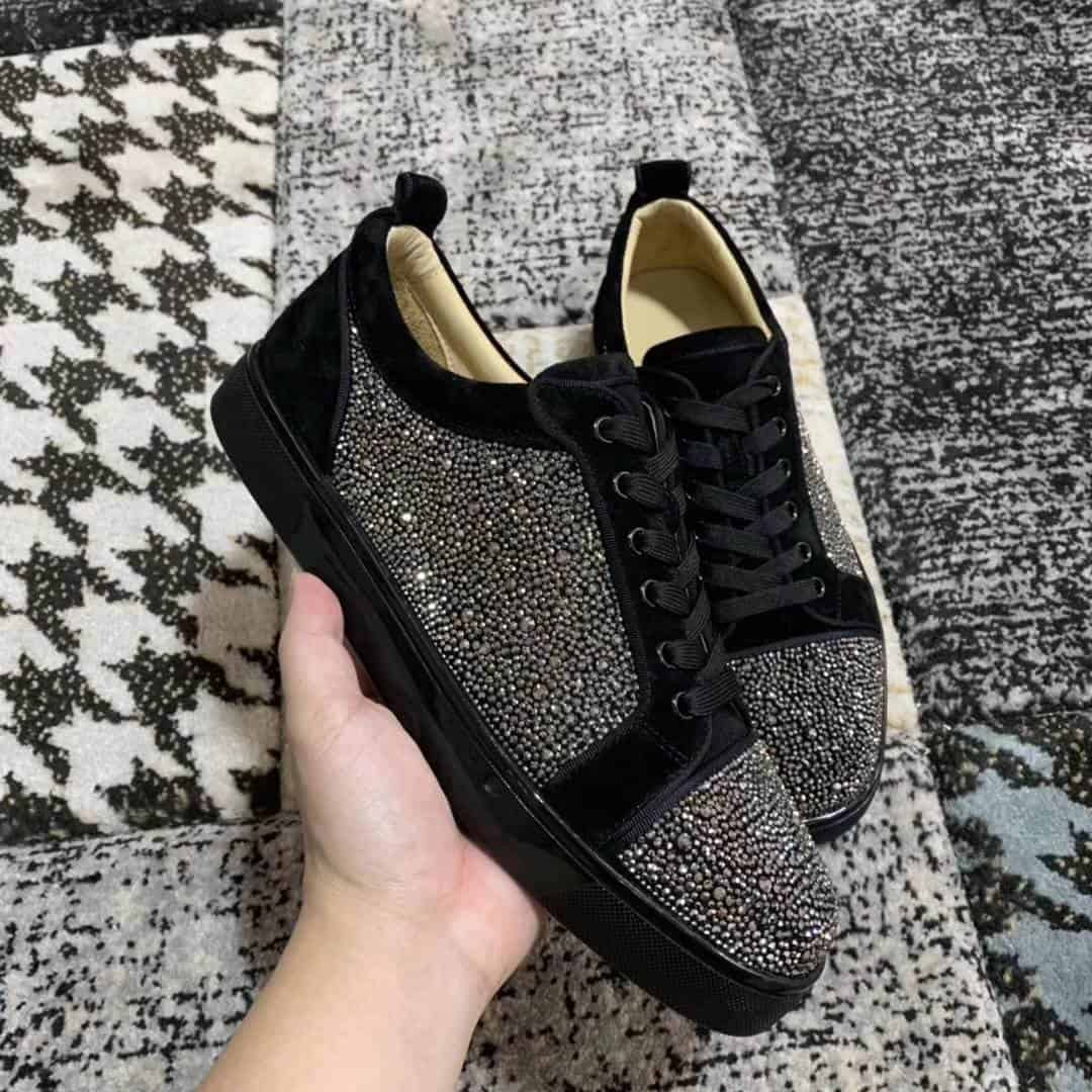 CHRISTIAN LOUBOUTIN LOW TOP SNEAKER - CL39