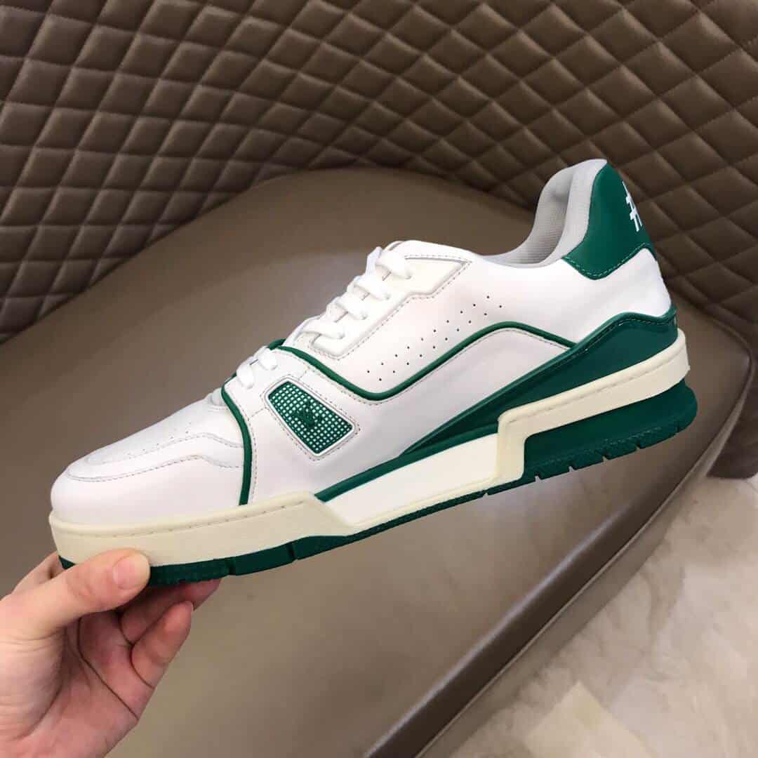 LOUIS VUITTON TRAINER SNEAKER - LV11