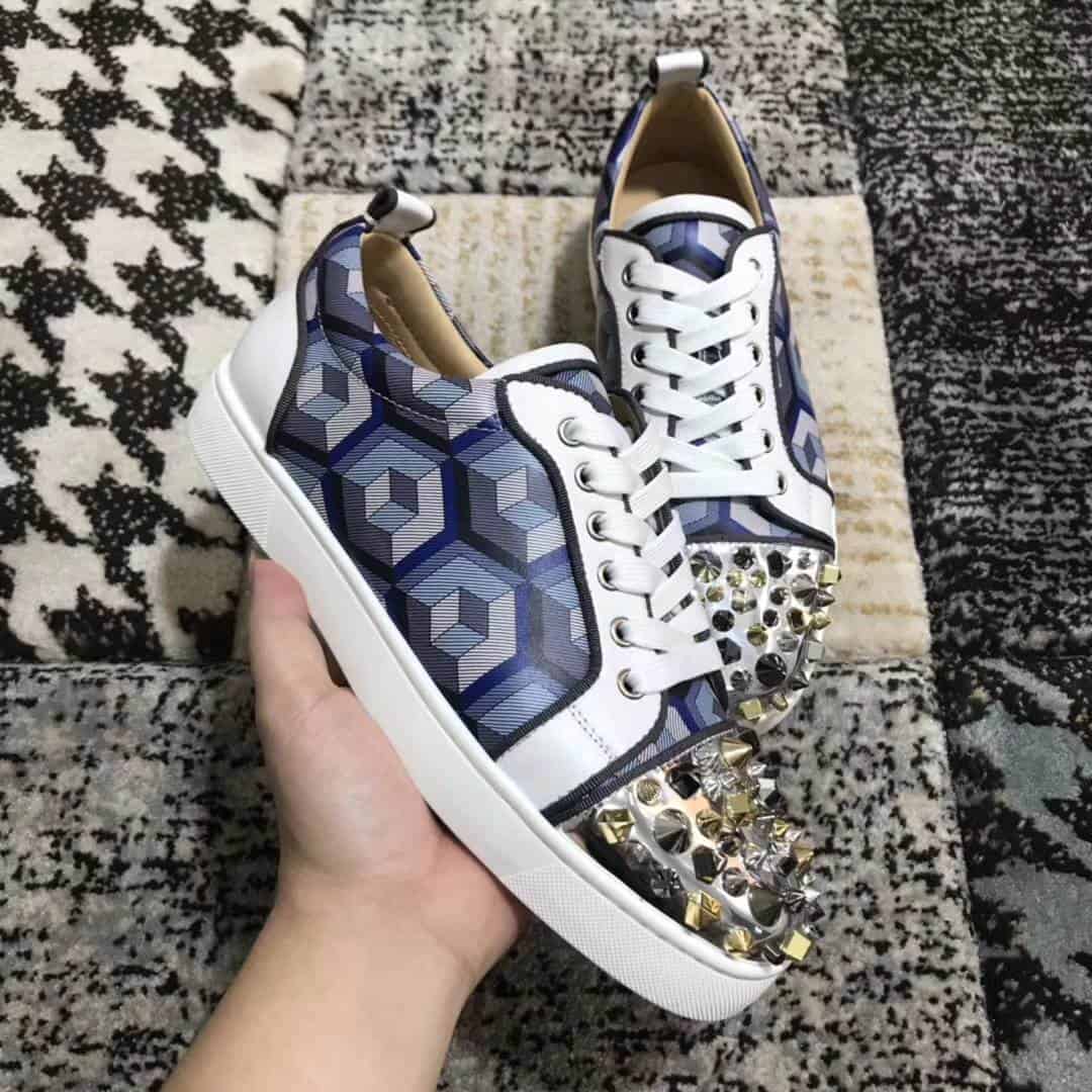 CHRISTIAN LOUBOUTIN LOW TOP SNEAKER - CL10