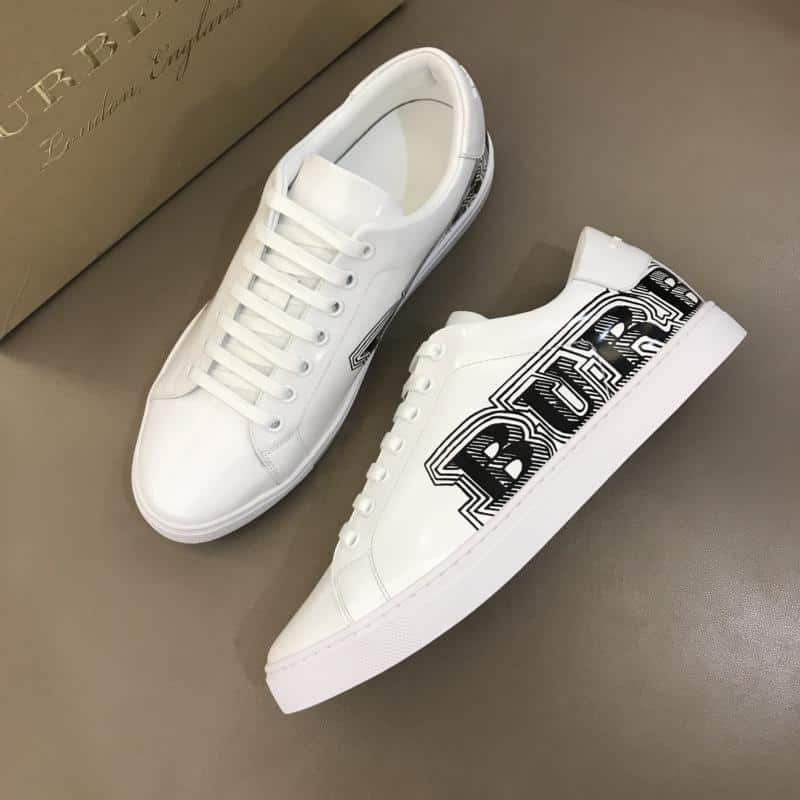 BURBERRY LEATHER SNEAKERS - BBR8