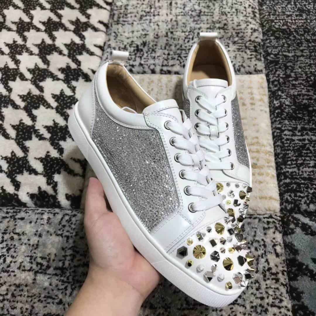 CHRISTIAN LOUBOUTIN LOW TOP SNEAKER - CL28
