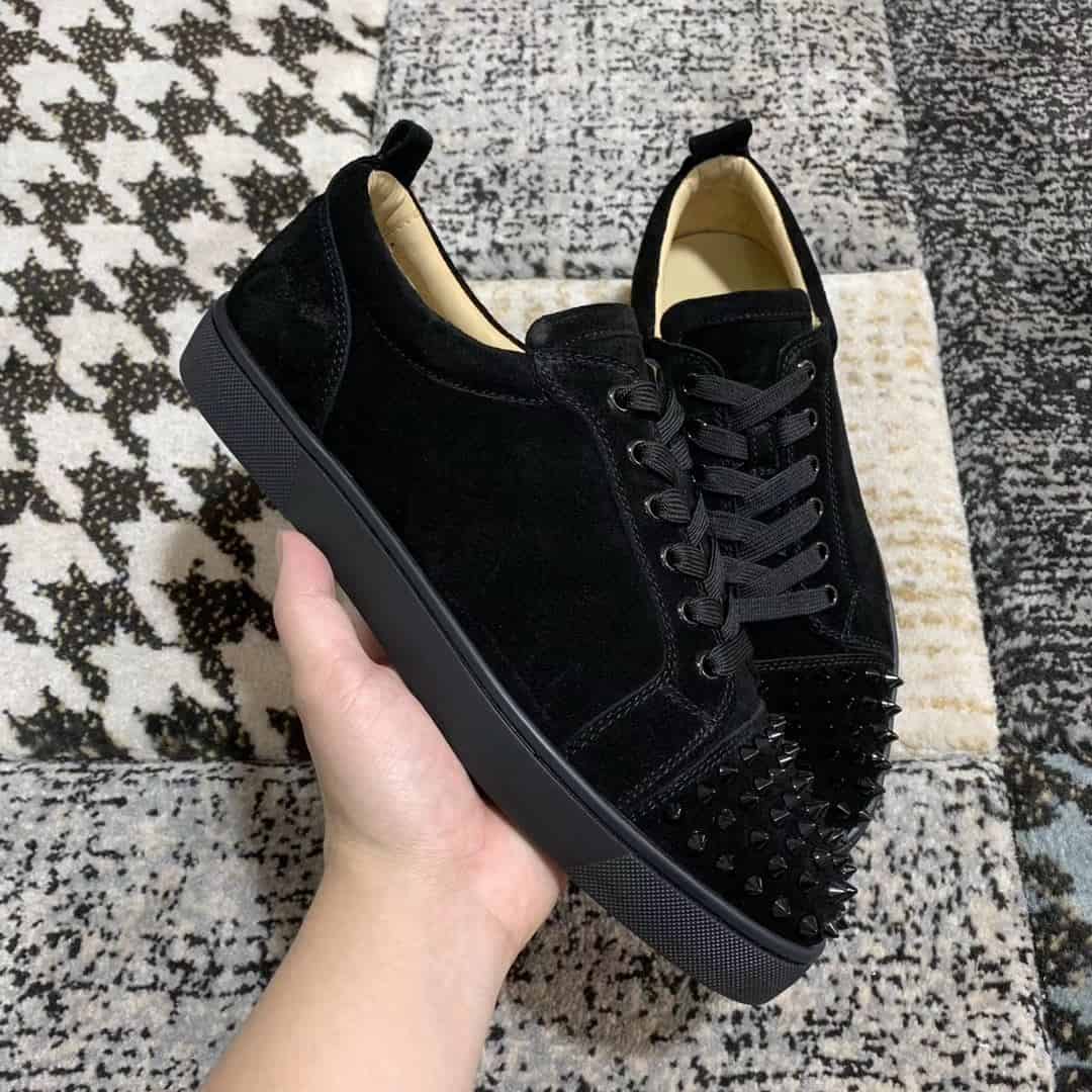 CHRISTIAN LOUBOUTIN LOW TOP SNEAKER