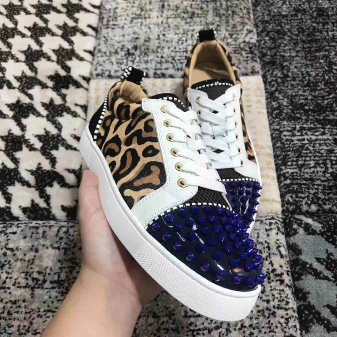 CHRISTIAN LOUBOUTIN LOW TOP SNEAKER - CL26