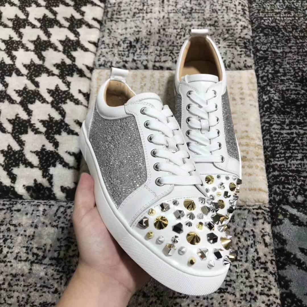 CHRISTIAN LOUBOUTIN LOW TOP SNEAKER - CL28