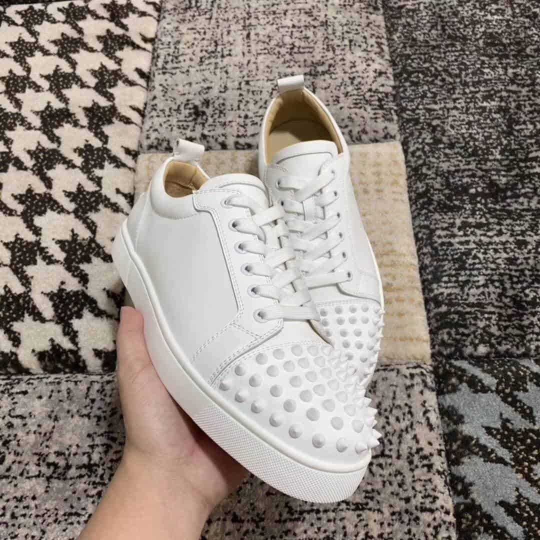 CHRISTIAN LOUBOUTIN LOW TOP SNEAKER