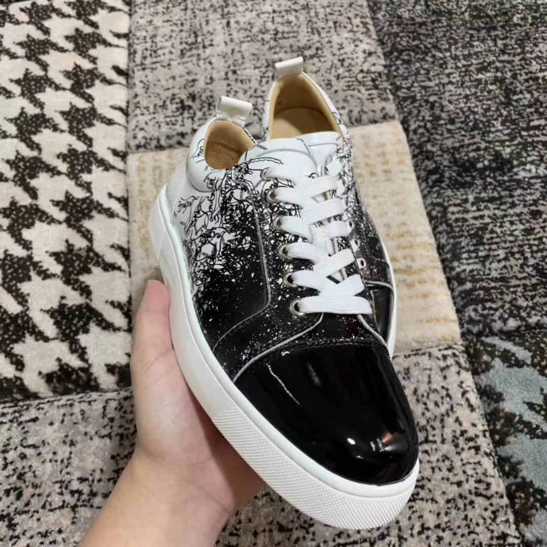 CHRISTIAN LOUBOUTIN LOW TOP SNEAKER - CL17