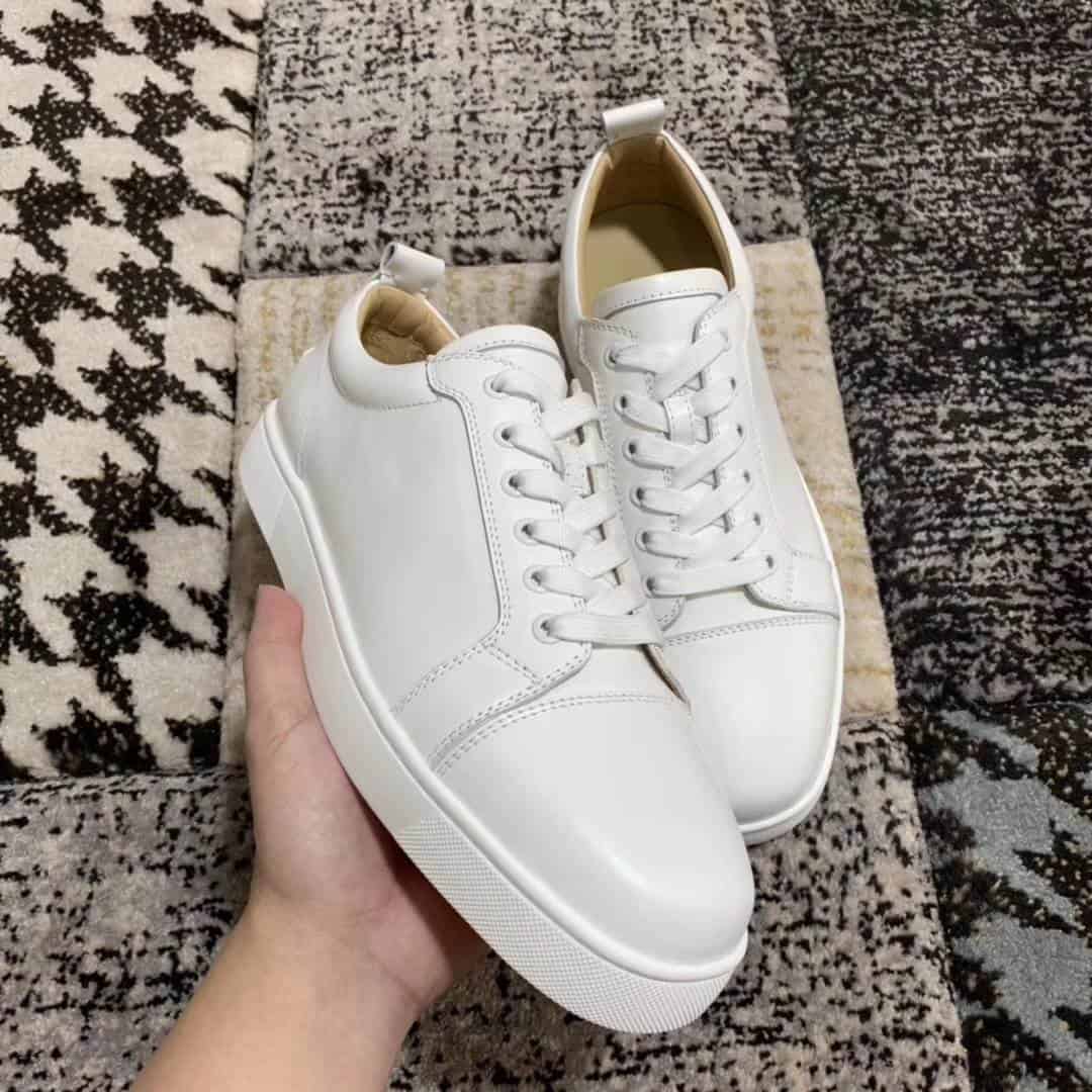 CHRISTIAN LOUBOUTIN LOW TOP SNEAKER - CL7