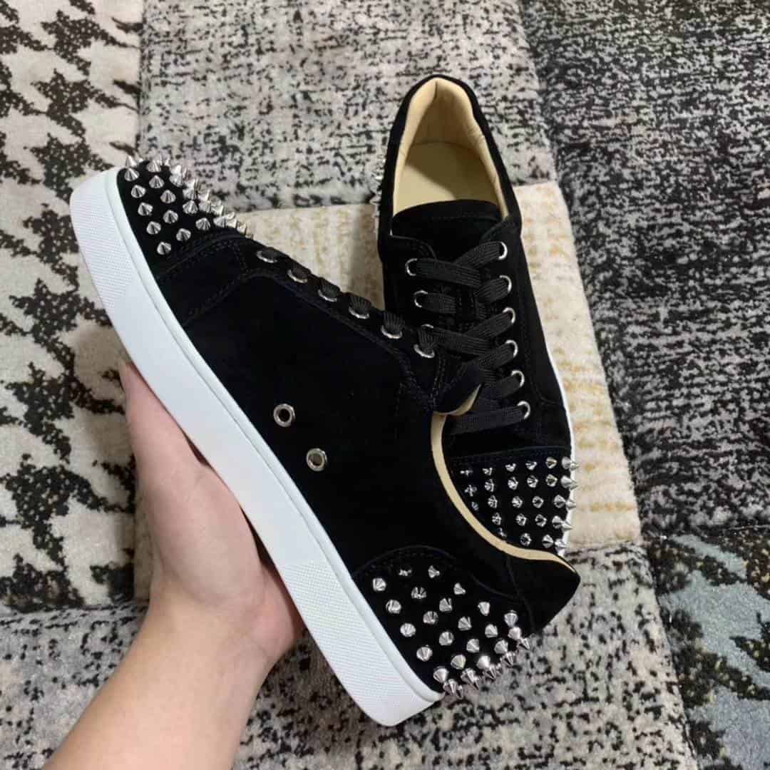 CHRISTIAN LOUBOUTIN LOW TOP SNEAKER - CL3