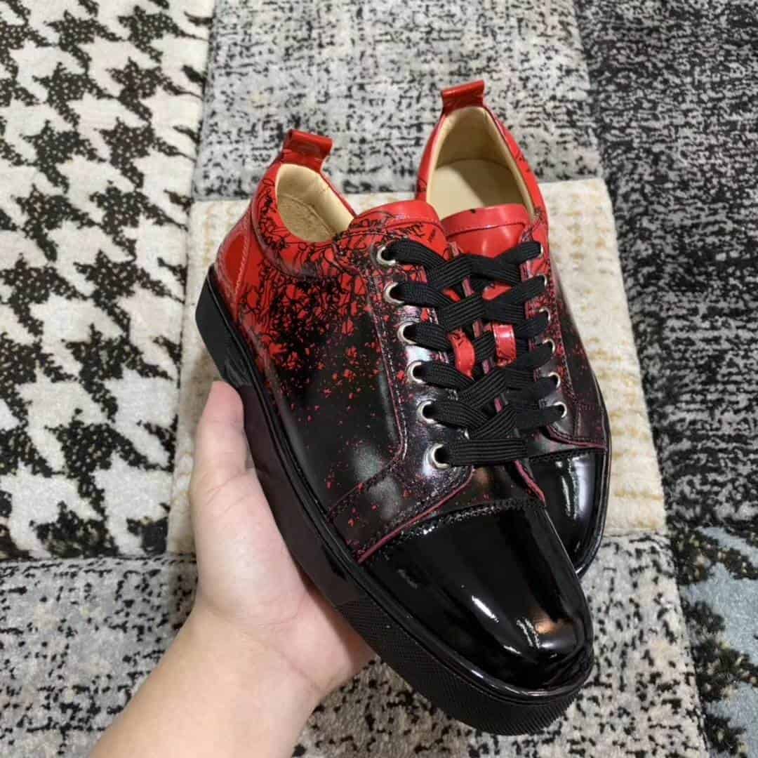 CHRISTIAN LOUBOUTIN LOW TOP SNEAKER - CL16