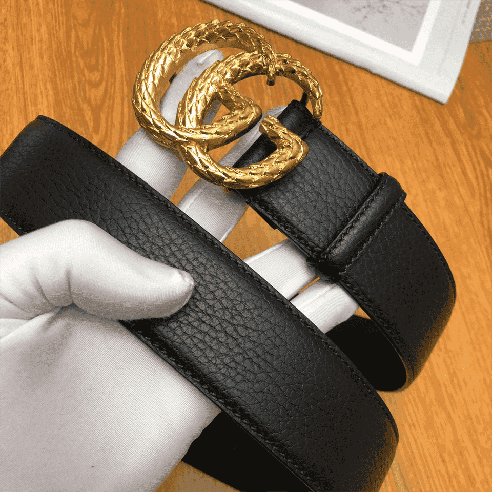 GUCCI LEATHER BELT W/ TEXTURED DOUBLE G BUCKLE - B10