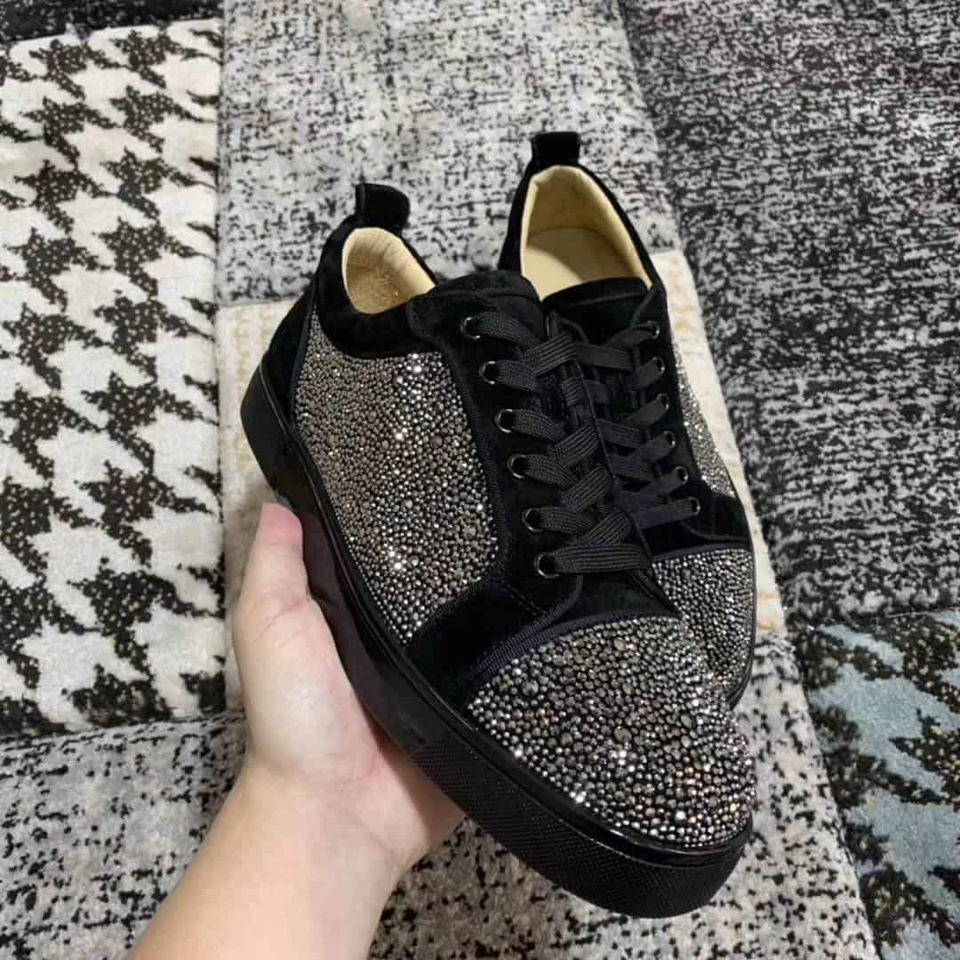 CHRISTIAN LOUBOUTIN LOW TOP SNEAKER - CL39