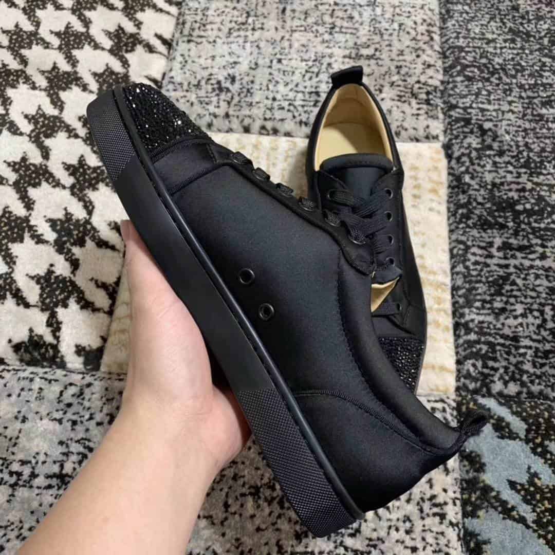 CHRISTIAN LOUBOUTIN LOW TOP SNEAKER